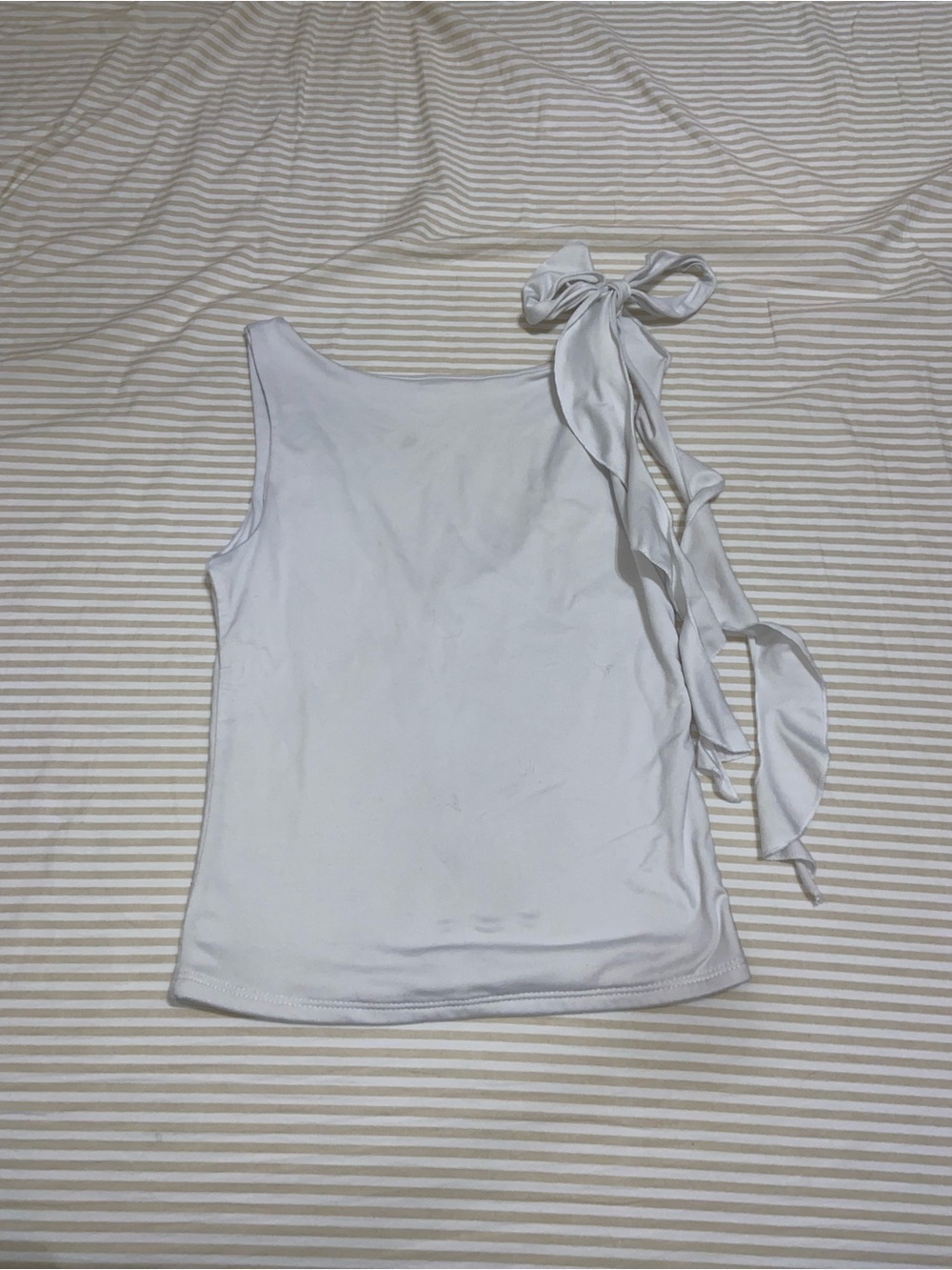 Live in the moment White One-Shoulder Tie-Detail Top Deep Cut Back Size S